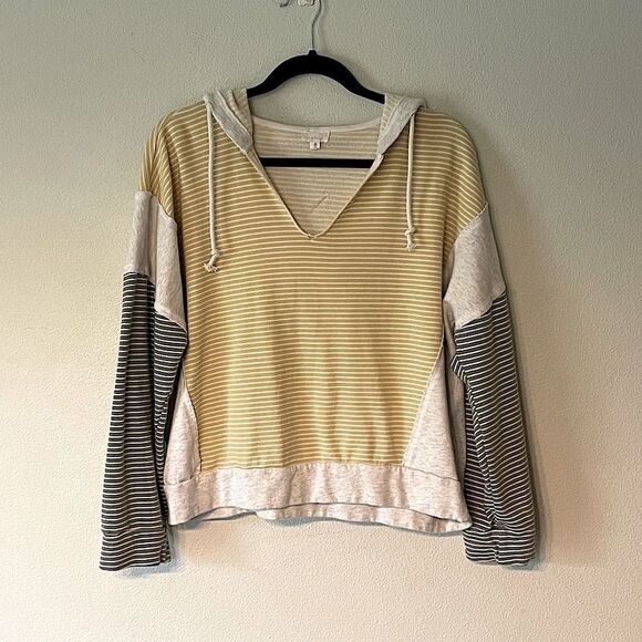 Hem & Thread Tops - Hem & Thread Slouchy Distressed Yellow/Cream/Green Hoodie. Size Medium.